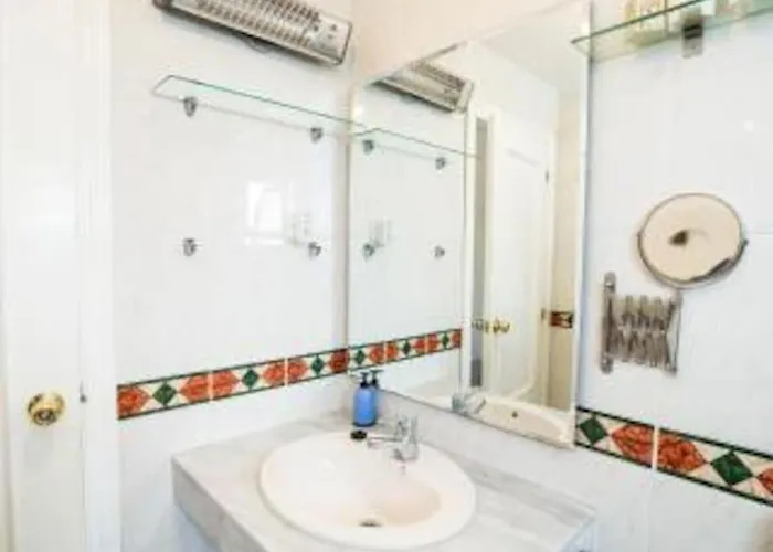 Apto 5 Minutos Centro Piscina Parking 아파트